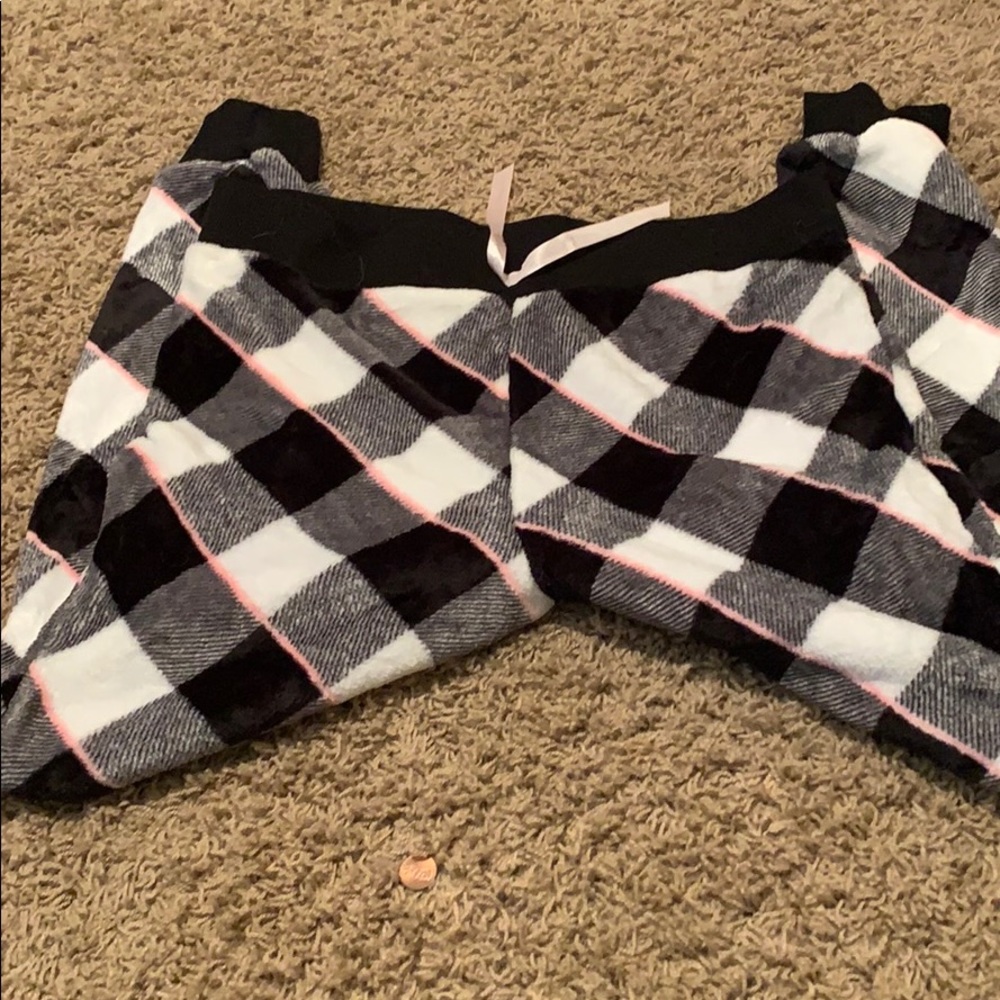 Pj - Picture 2 of 2